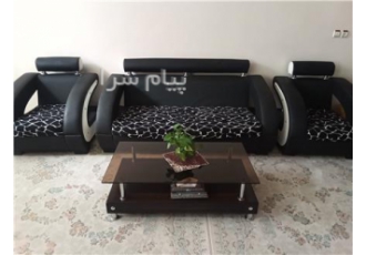 فروش مبل سالم و راحتی همراه با میز در شاهرود مبل تمیز و 7 نفره همراه