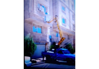 اجاره نیسان بالابر لجور کابین دار در تهران جهت نصب چراغ تابلو بنر