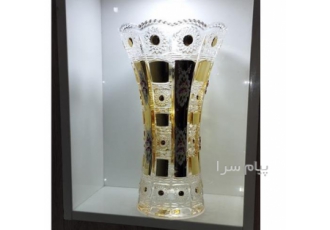 فروش تعدادی ظروف چک در حد نو در اندیشه ظروف چک شامل 2 عدد گلدان بزرگ هر
