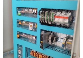 مونتاژ انواع تابلو برق صنعتی در استان قم خدمات تخصصی برق صنعتی