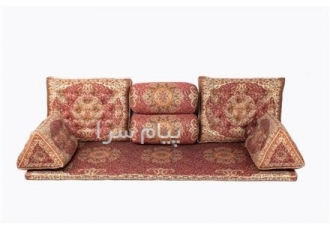 شاهنشین ترمه در یزد کنار اتاقی ترمه در طرح و رنگ مختلف تولیدی آجیده یزد